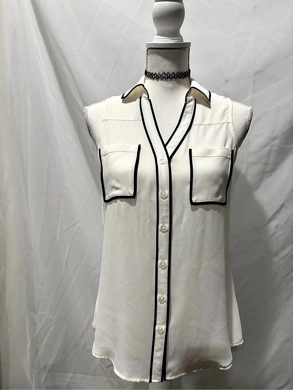 Express Contrast Piping Blouse in White & Black Size XS Like New